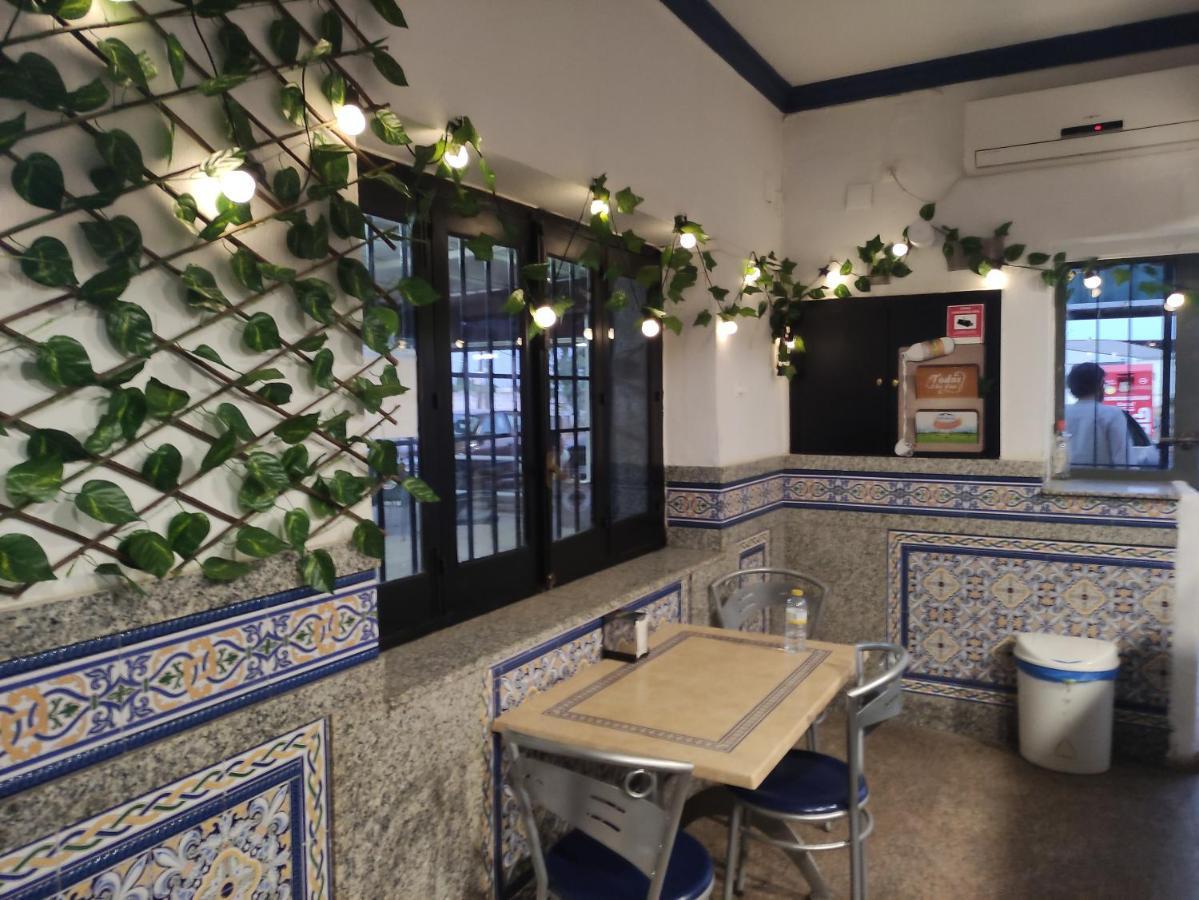 Hostal Restaurante Bar Cafeteria La Melchora Posadas Dış mekan fotoğraf