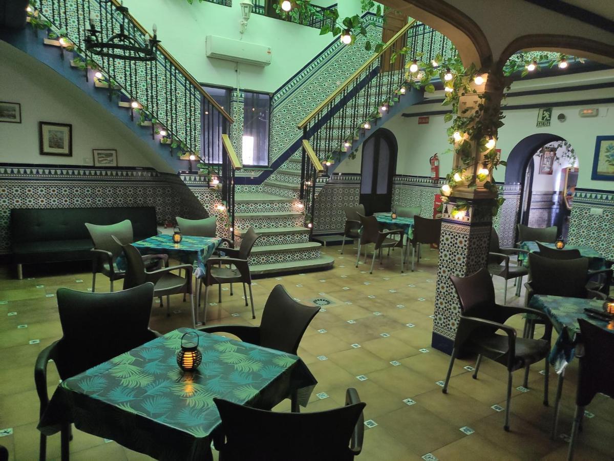 Hostal Restaurante Bar Cafeteria La Melchora Posadas Dış mekan fotoğraf